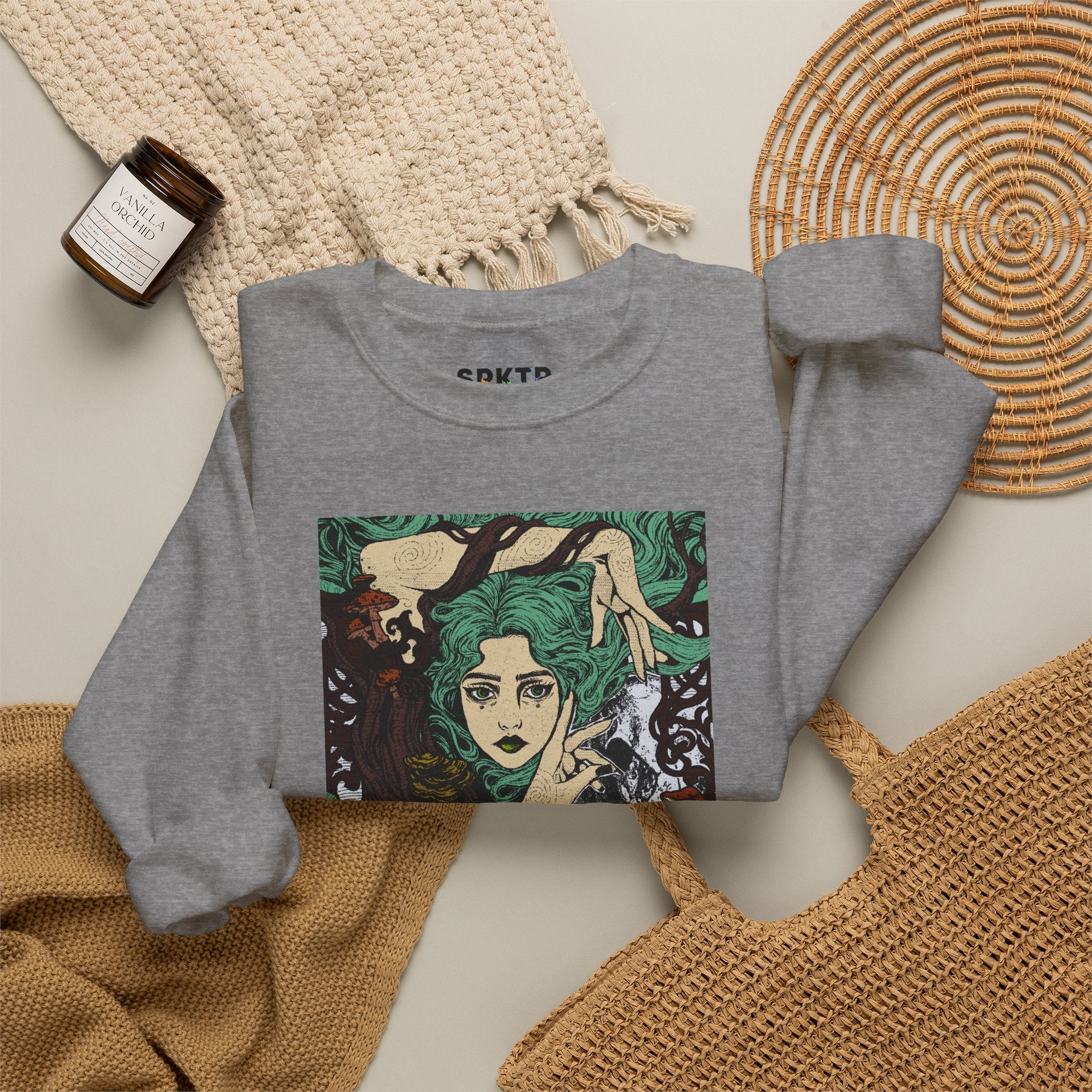 Aquela que Germina na Morte | SPKTR Graphic Sweatshirt