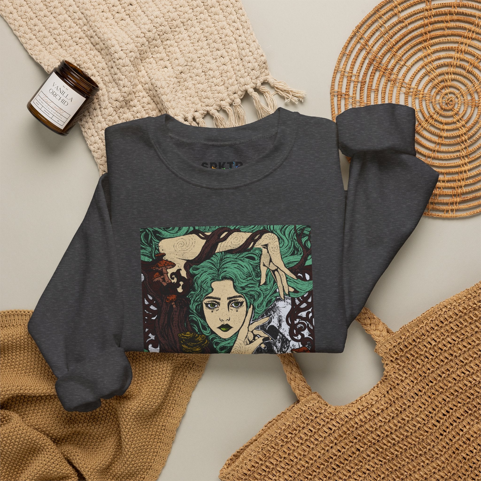 Aquela que Germina na Morte | SPKTR Graphic Sweatshirt