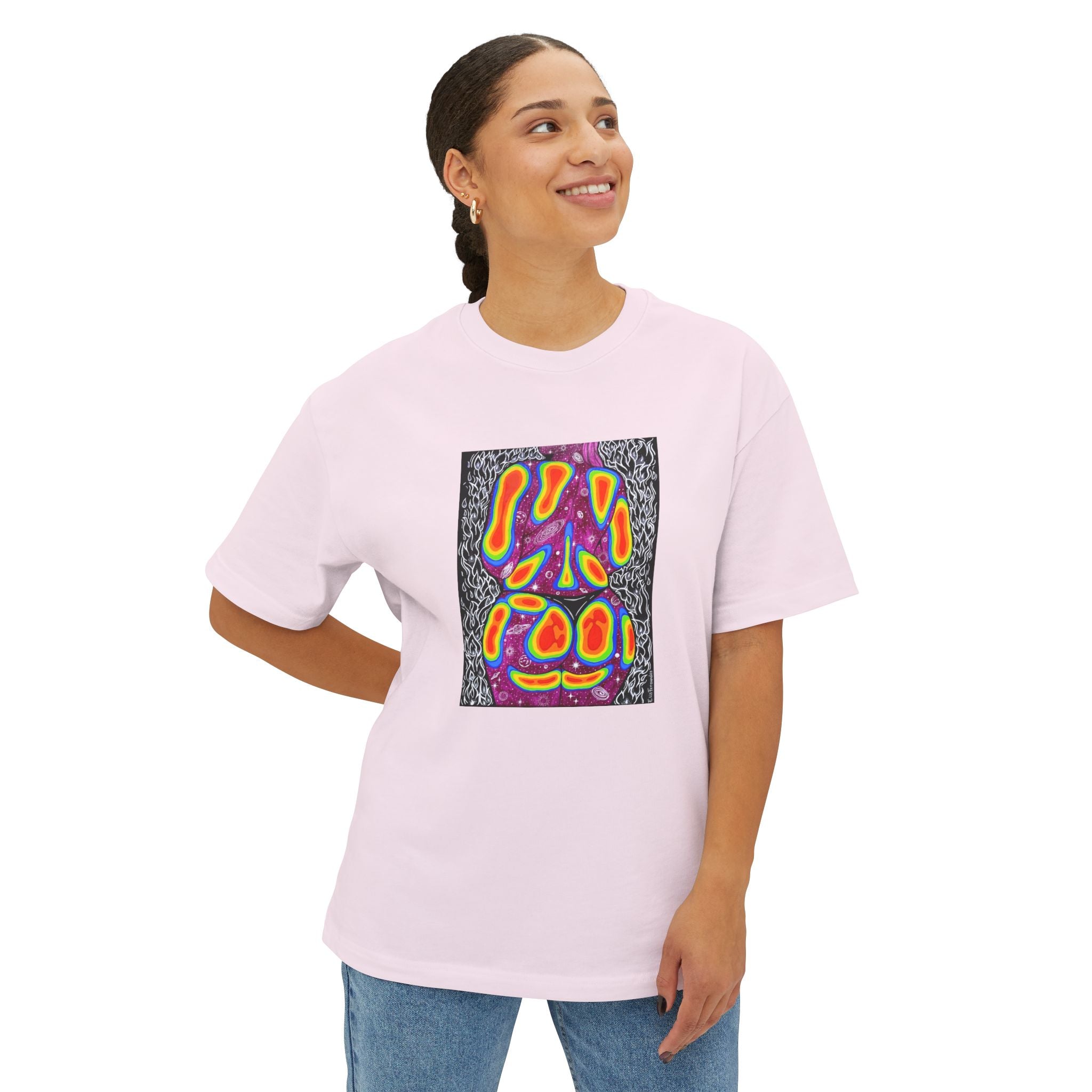 Dark Grey oversized T-shirt featuring Mulher, Um Universo cosmic portrait artwork by Elis Fernandes.